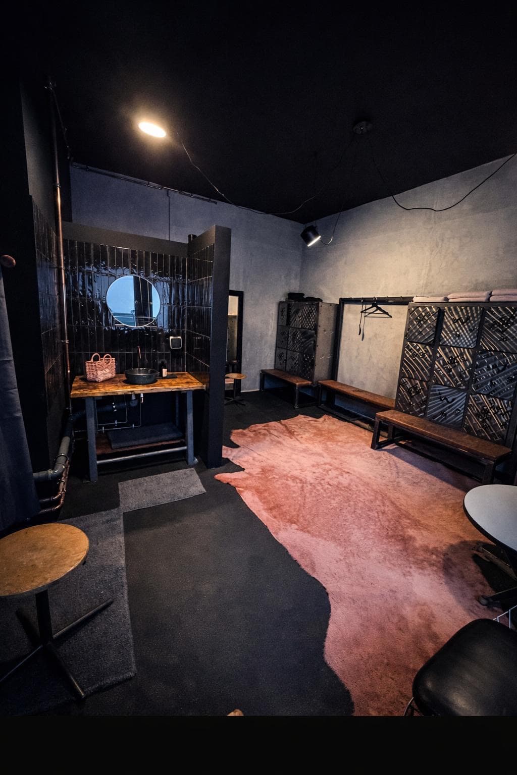Private Umkleide und Lounge im Heinssens Urban Training Club